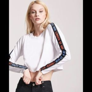 Forever 21 London E3 1995 Graphic Crop Tee. Size M